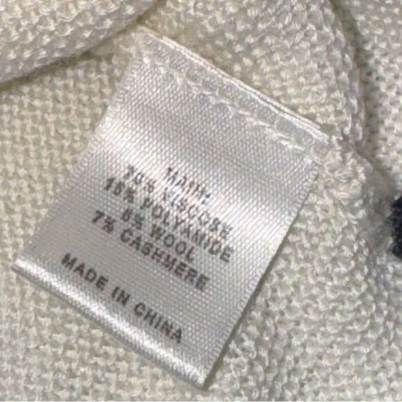 Women’s ST. JOHN Wool & Cashmere blend round neck black & white Sweater medium - Picture 9 of 9